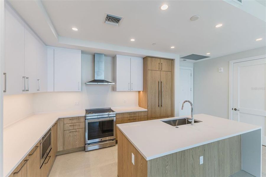 Furnished interior view inside a new home in , St. Petersburg (Image 15).