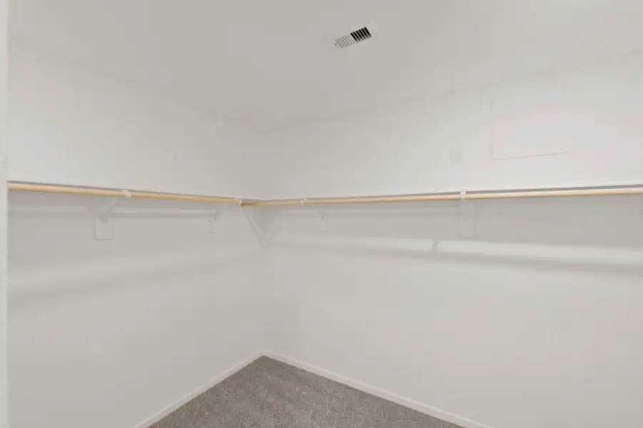 Spacious, unfurnished interior of a new home in Silverthorne, Conroe (Image 17).