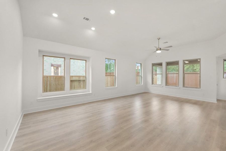 Spacious, unfurnished interior of a new home in Evergreen, Conroe (Image 20). Spacious, unfurnished interior of a new home in Evergreen, Conroe (Image 20).