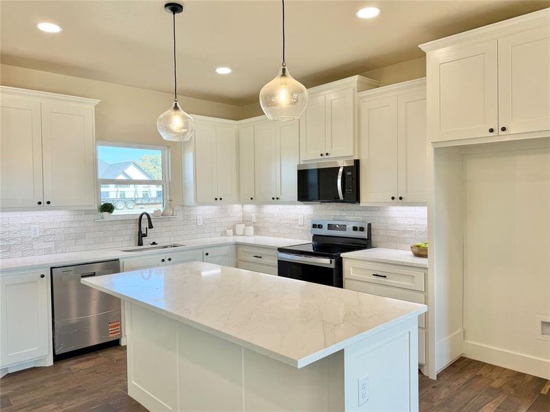 Furnished interior view inside a new home in , Weatherford (Image 12).