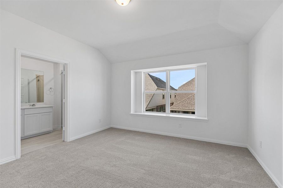 Spacious, unfurnished interior of a new home in Beamer Villas, Friendswood (Image 11).