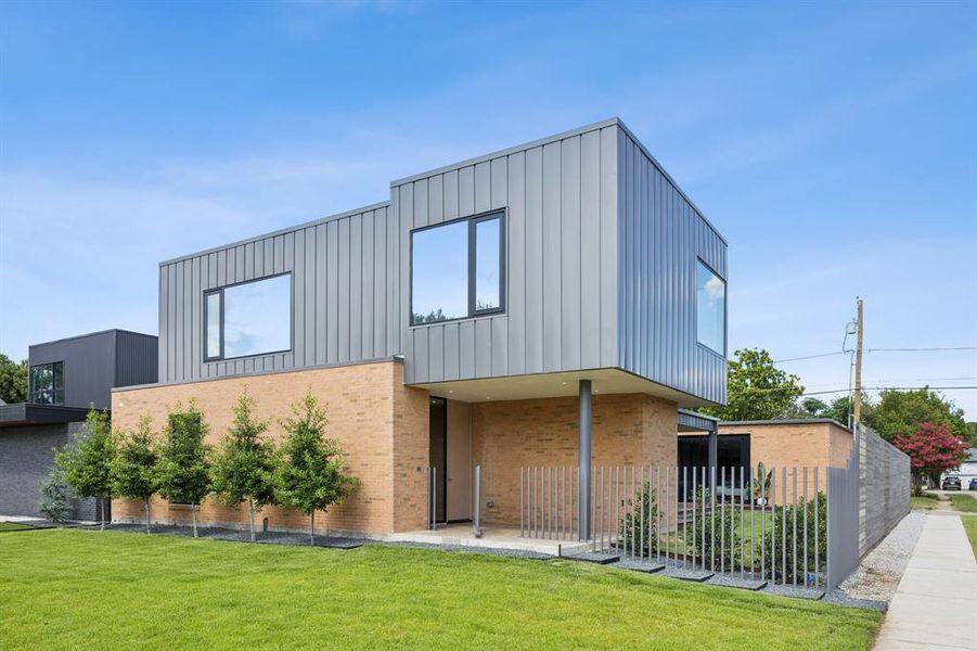 Front exterior of a new home in , Dallas, TX, highlighting curb appeal (Image 2). Front exterior of a new home in , Dallas, TX, highlighting curb appeal (Image 2).