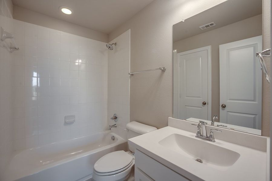 Plan 1195 Secondary Bathroom Representative Photo