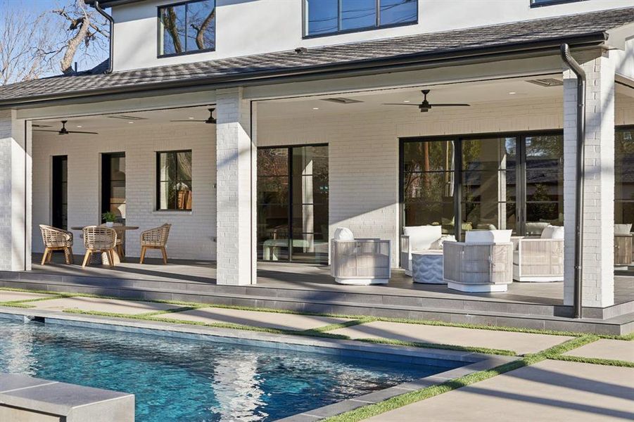 Exterior details and patio area of a home in , Dallas (Image 4).