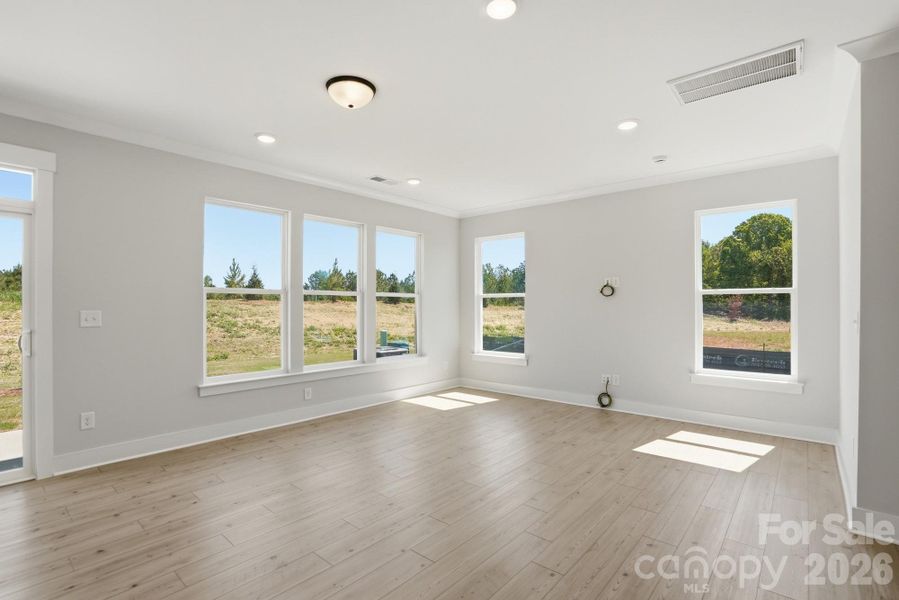 Spacious, unfurnished interior of a new home in Blythe Mill Townhomes, Waxhaw (Image 43).