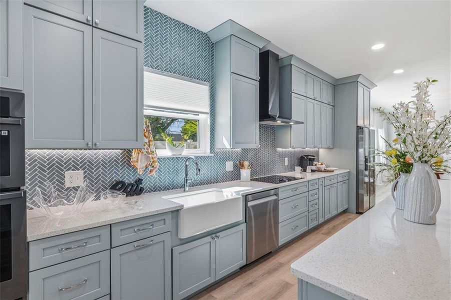 Furnished interior view inside a new home in , St. Petersburg (Image 16).