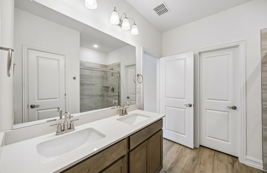 Furnished interior view inside a new home in Creekview Meadows, Pilot Point (Image 7).