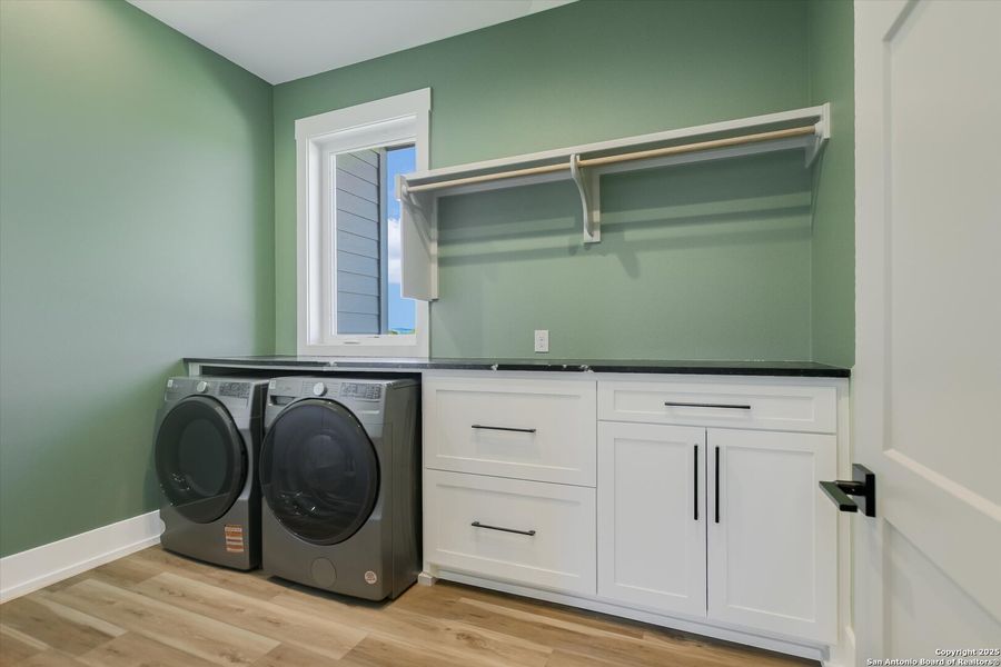 Furnished interior view inside a new home in , Kingsland (Image 18).