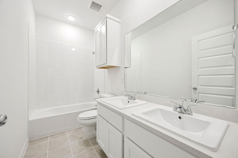 Furnished interior view inside a new home in Trinity Ranch, Elgin (Image 10).