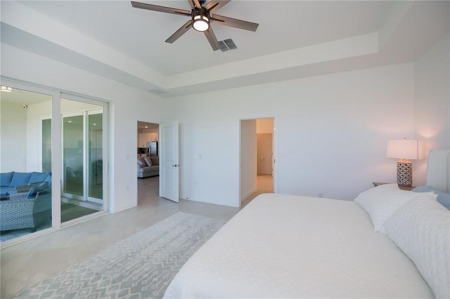 Spacious, unfurnished interior of a new home in , Englewood (Image 20).