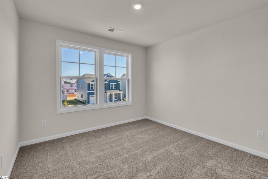 Spacious, unfurnished interior of a new home in Halton Oaks, Spartanburg (Image 27).