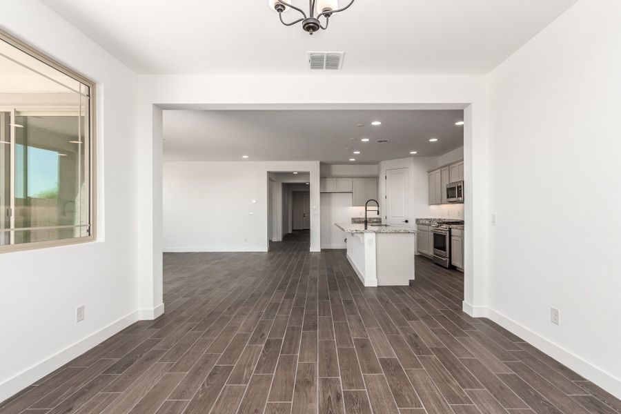 Spacious, unfurnished interior of a new home in Hawes Crossing, Mesa (Image 17).