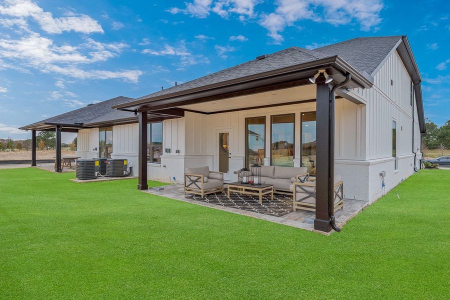 Representative exterior details of a home built from the Grand Rouge by Beazer Homes in Bridgeland, Cypress (Image 4).
