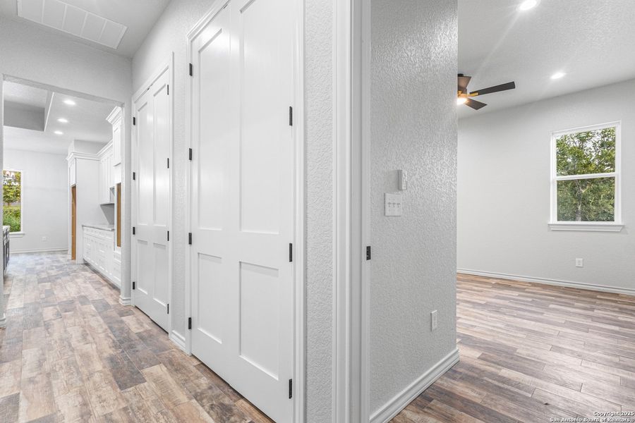 Spacious, unfurnished interior of a new home in , Natalia (Image 24).
