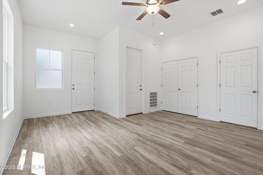 Spacious, unfurnished interior of a new home in , Jacksonville (Image 20).