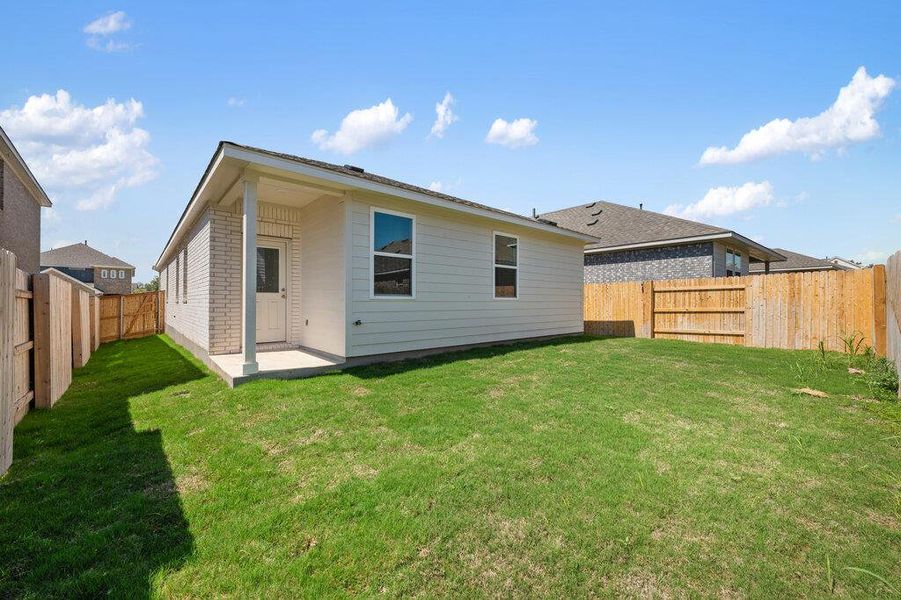 Exterior details and patio area of a home in La Cima, San Marcos (Image 19).