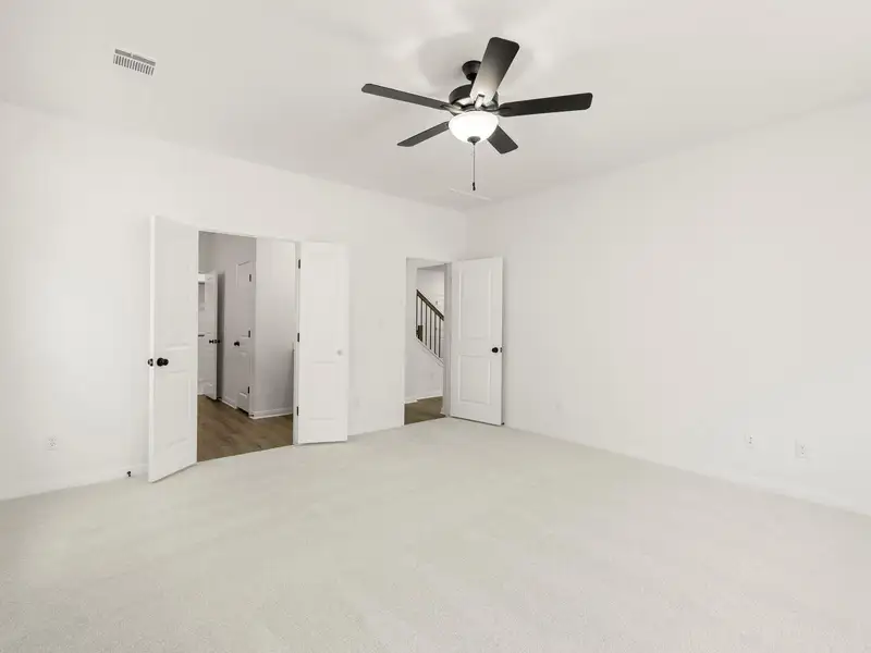 Spacious, unfurnished interior of a new home in Orchard Ridge, Liberty Hill (Image 15).