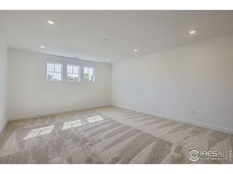 Spacious, unfurnished interior of a new home in Riano Ridge, Loveland (Image 11).