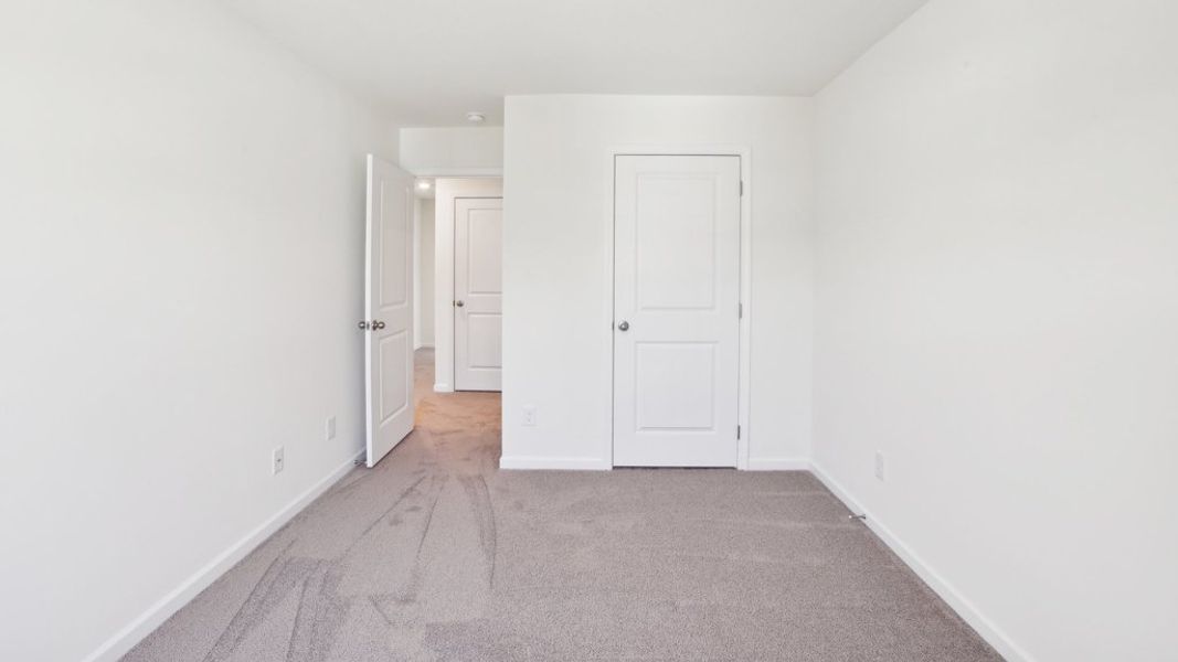 Spacious, unfurnished interior of a new home in Johnson Farms, Greeneville (Image 18).