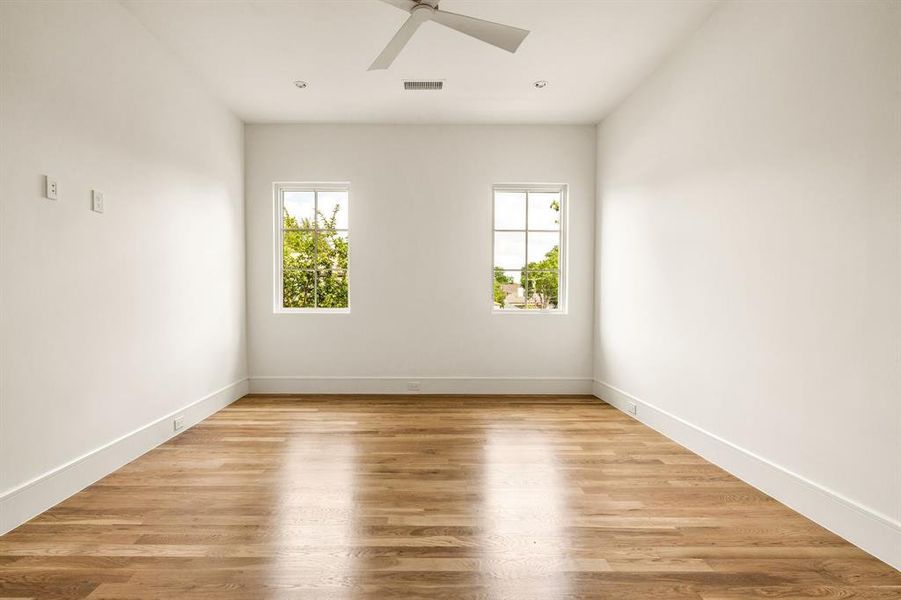 Spacious, unfurnished interior of a new home in , Dallas (Image 20).