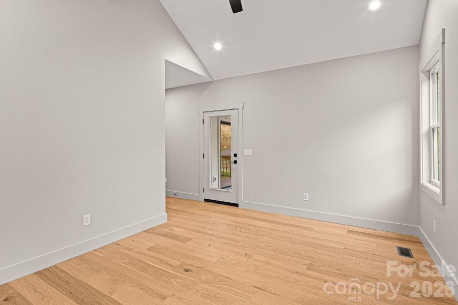 Spacious, unfurnished interior of a new home in , Asheville (Image 34). Spacious, unfurnished interior of a new home in , Asheville (Image 34).