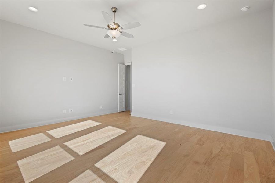 Spacious, unfurnished interior of a new home in Levante - 1 Acre Lots, Waxahachie (Image 27). Spacious, unfurnished interior of a new home in Levante - 1 Acre Lots, Waxahachie (Image 27).