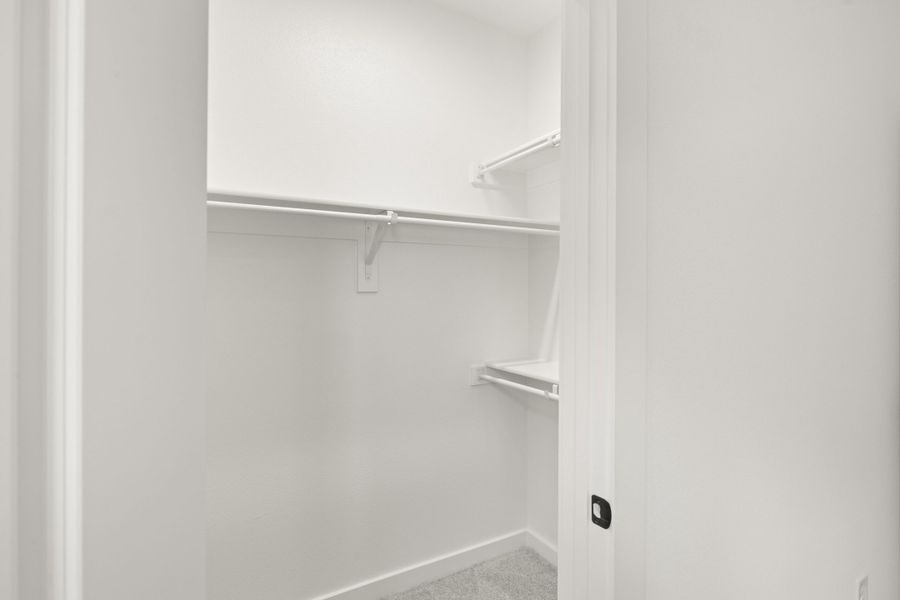 Spacious, unfurnished interior of a new home in Ten Mile Creek, Celina (Image 21).