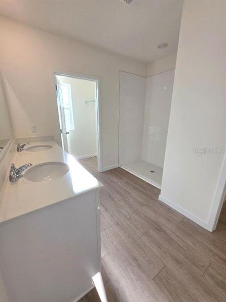 Spacious, unfurnished interior of a new home in , Daytona Beach (Image 17).