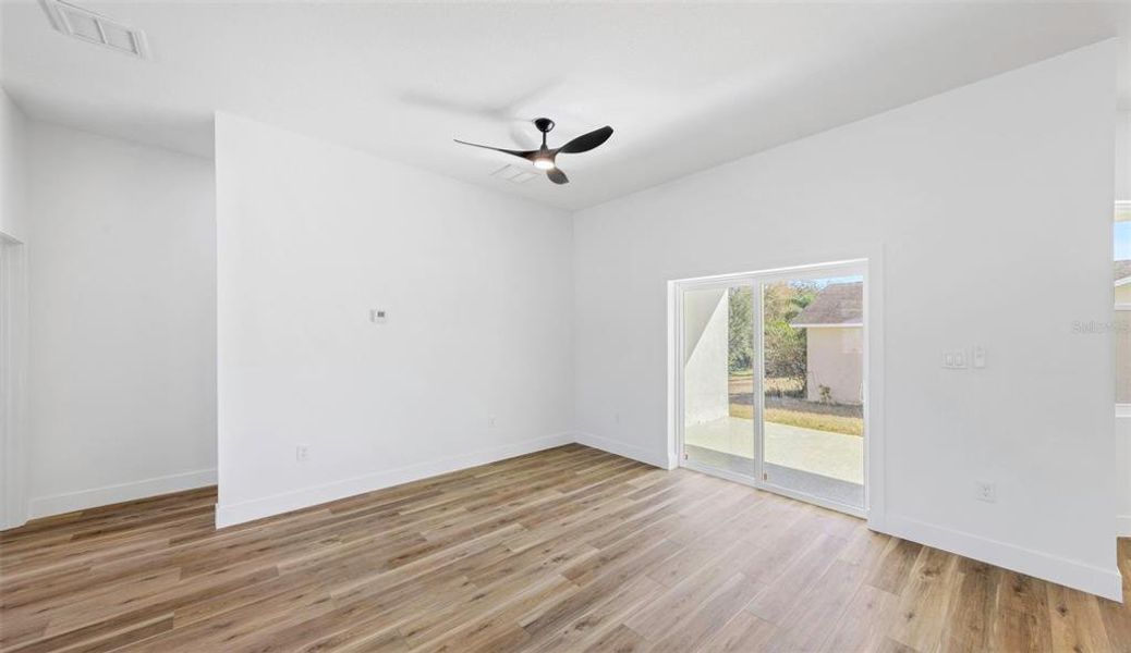 Spacious, unfurnished interior of a new home in , Hudson (Image 29).