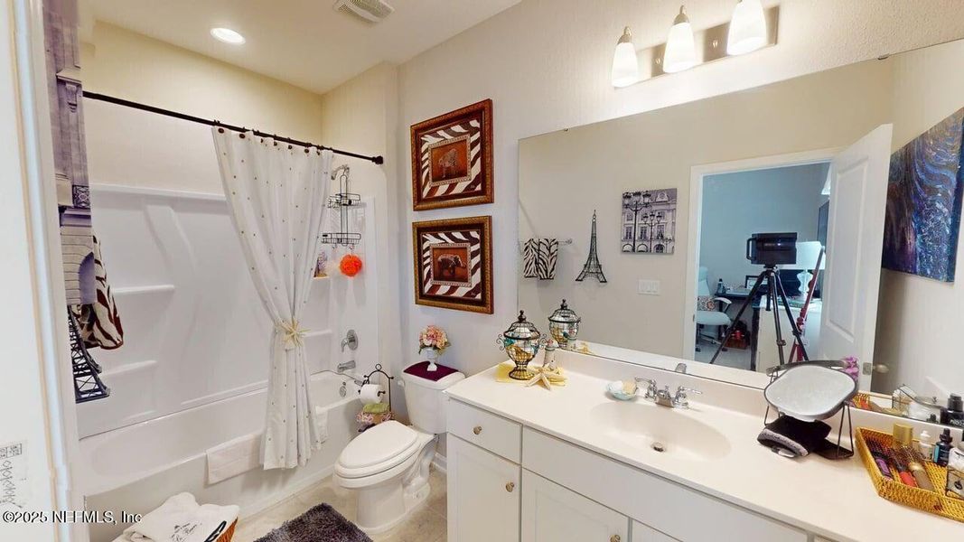 Furnished interior view inside a new home in , Jacksonville (Image 12).