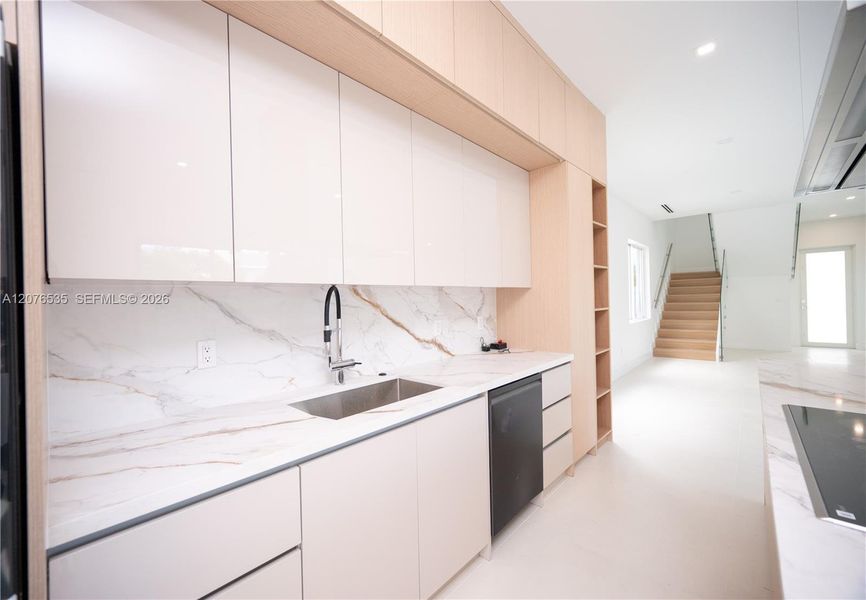 Furnished interior view inside a new home in , Doral (Image 34).