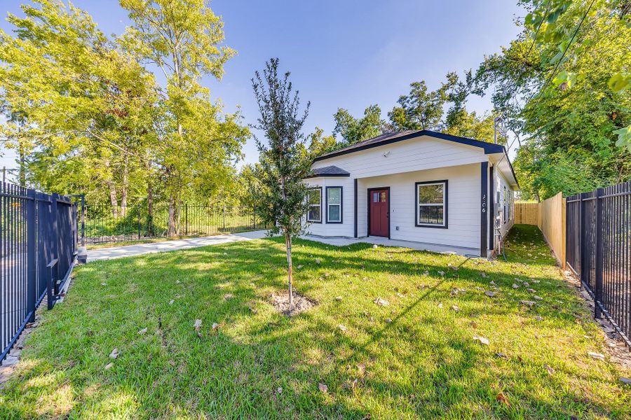 Exterior details and patio area of a home in , Houston (Image 14). Exterior details and patio area of a home in , Houston (Image 14).