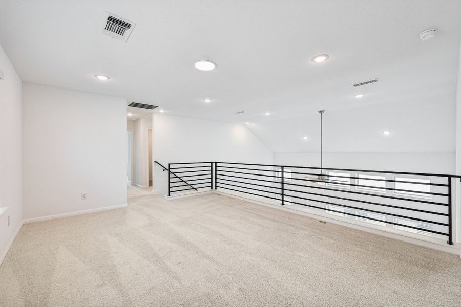 Spacious, unfurnished interior of a new home in Crosswinds, Kyle (Image 19).