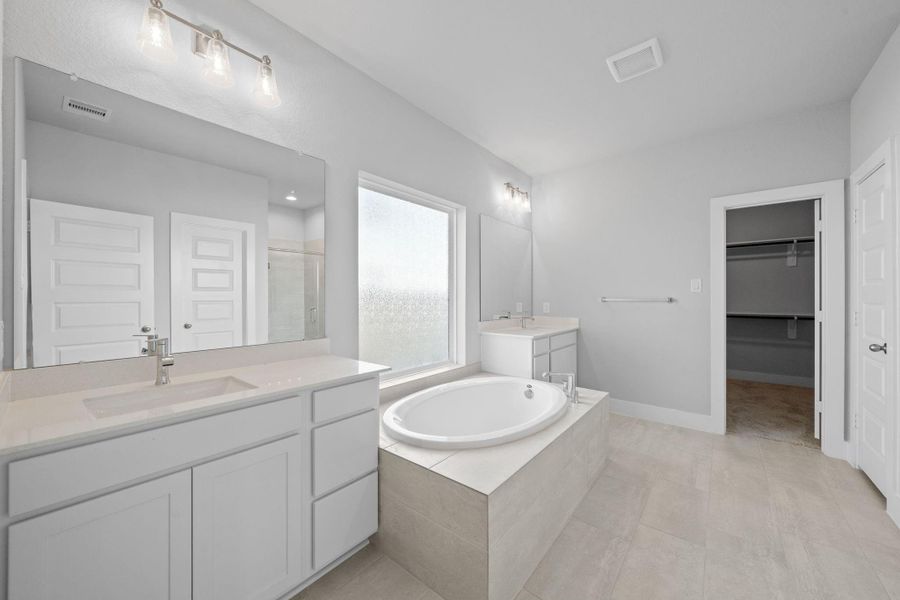 Furnished interior view inside a new home in Beacon Hill, Waller (Image 4).