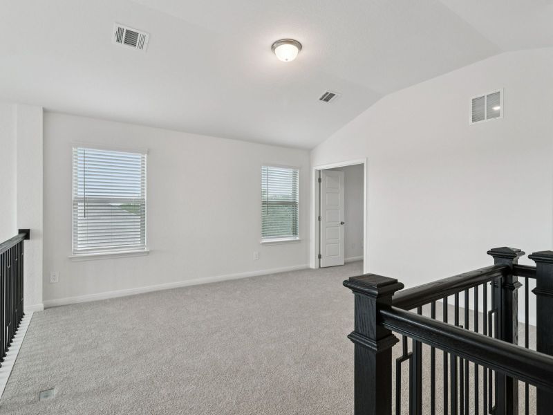 Spacious, unfurnished interior of a new home in Sagebrooke - Premier Series, San Antonio (Image 17).