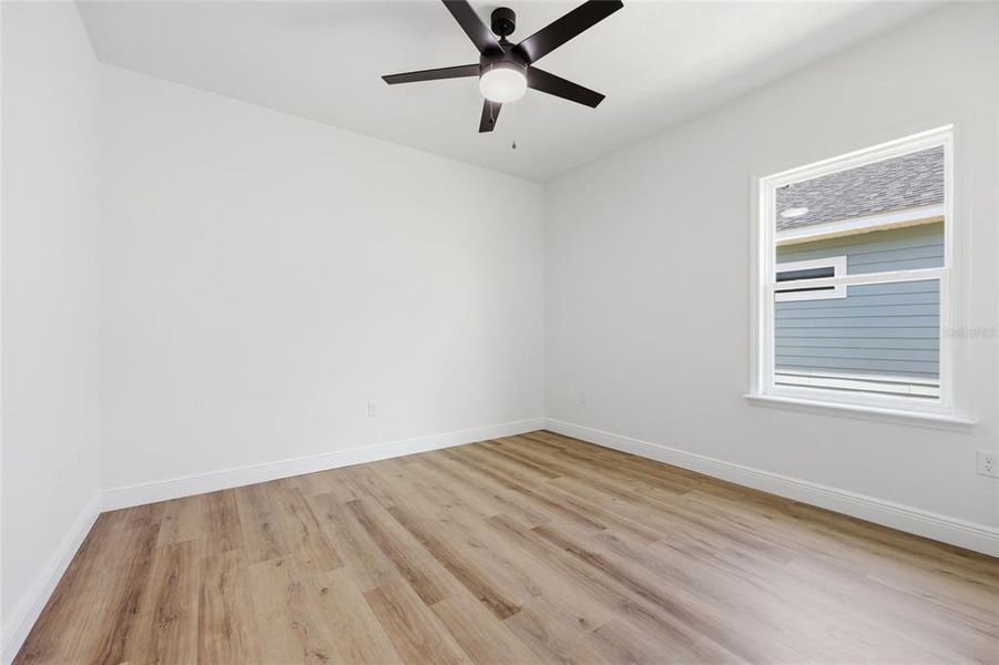 Spacious, unfurnished interior of a new home in Grand Oaks, Gainesville (Image 17).