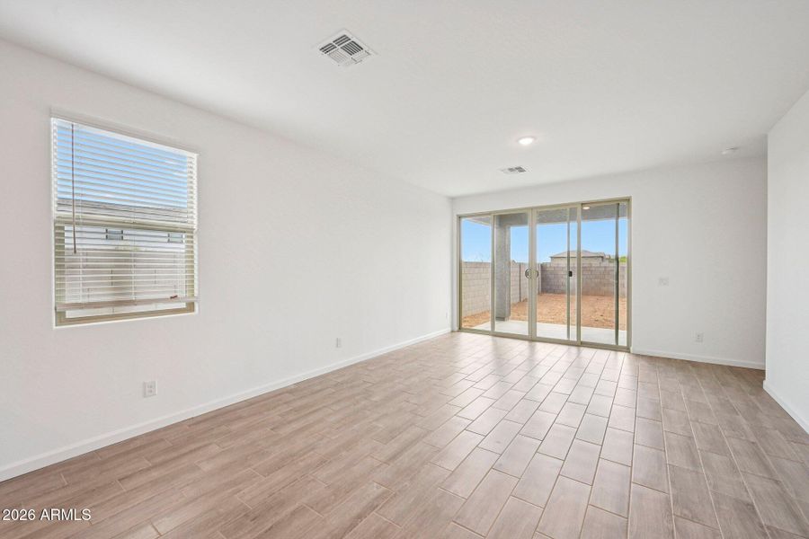 6-web-or-mls-La Senda Dr W-S1103-006