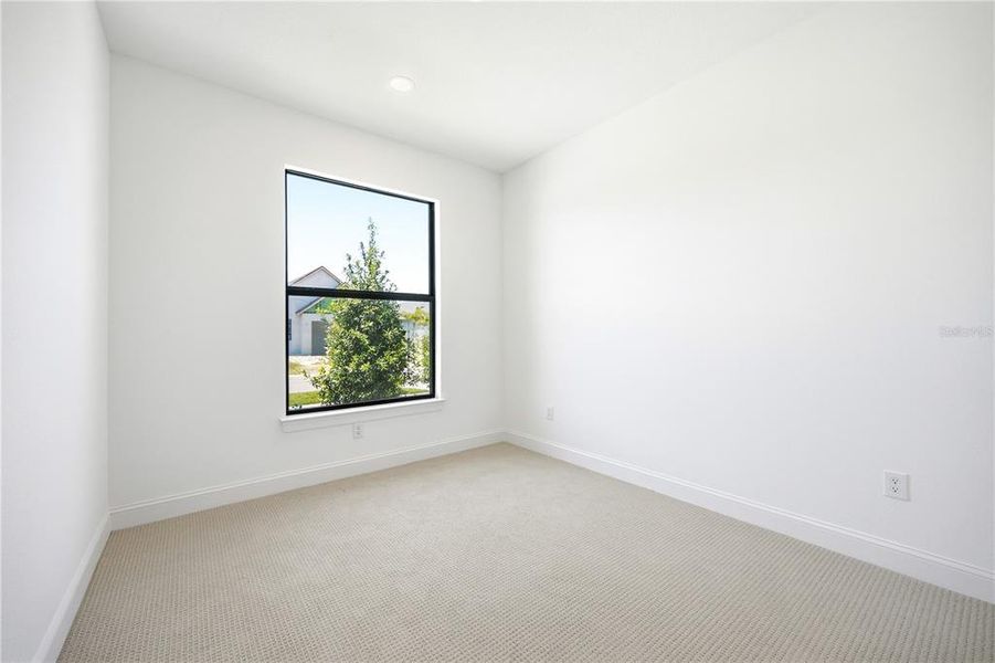 Spacious, unfurnished interior of a new home in , Apollo Beach (Image 24).