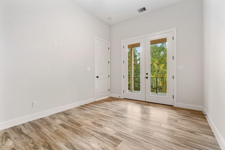 Spacious, unfurnished interior of a new home in , Tomball (Image 23). Spacious, unfurnished interior of a new home in , Tomball (Image 23).