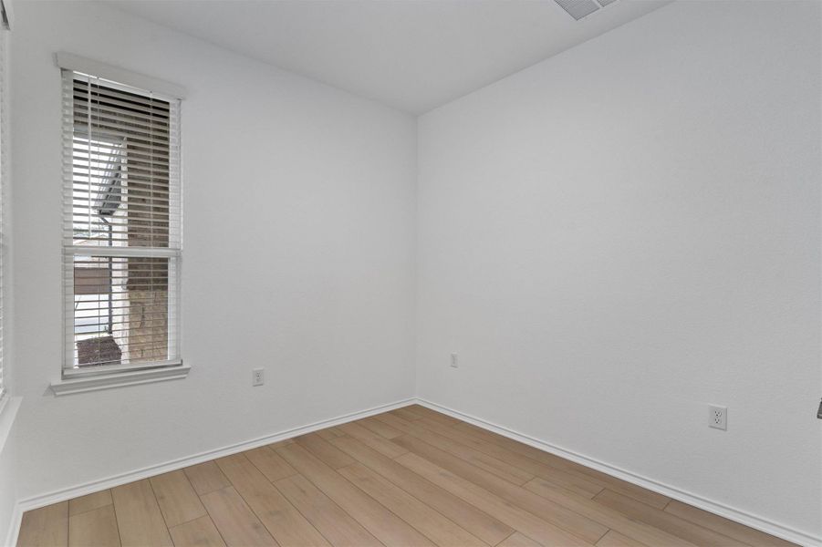 Spacious, unfurnished interior of a new home in Sun City Texas, Georgetown (Image 17).