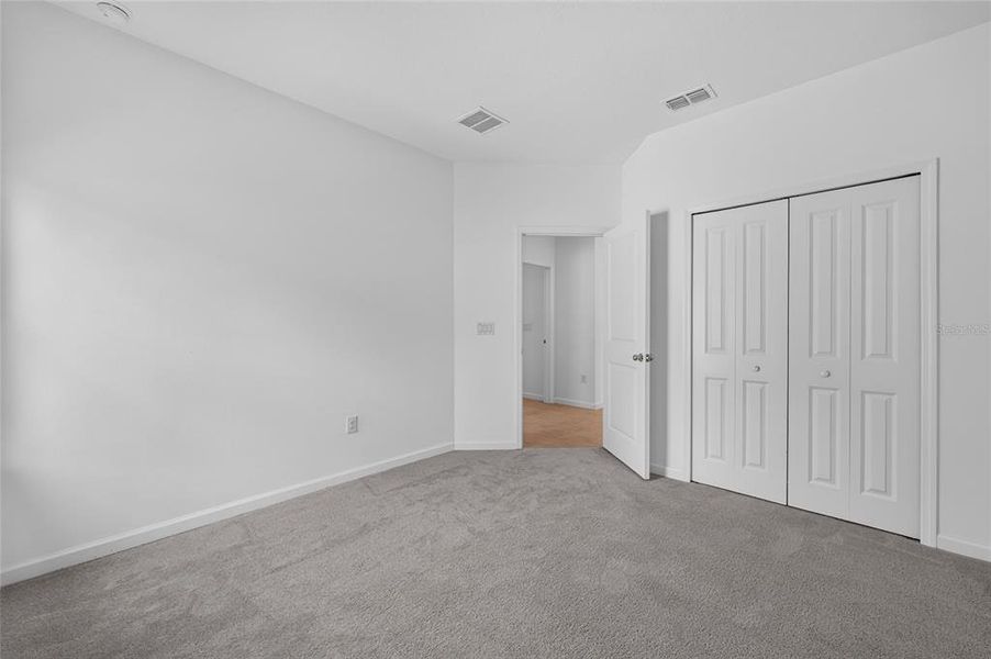 Spacious, unfurnished interior of a new home in Heath Preserve, Ocala (Image 41).