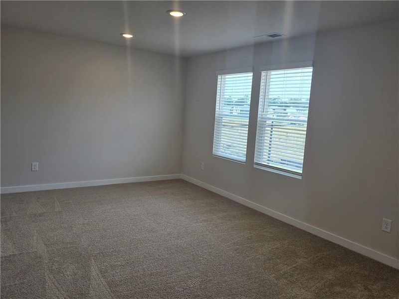 Spacious, unfurnished interior of a new home in Southern Hills, McDonough (Image 24).
