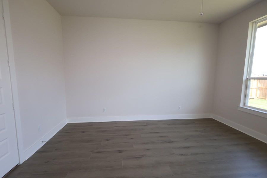 Spacious, unfurnished interior of a new home in Dunham Pointe, Cypress (Image 8).