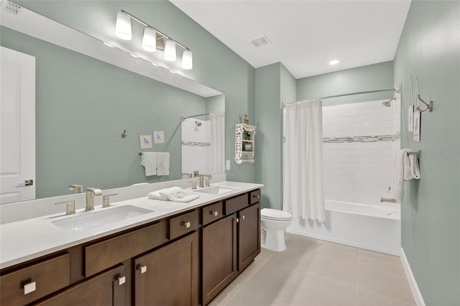 Furnished interior view inside a new home in , Lakewood Ranch (Image 42).