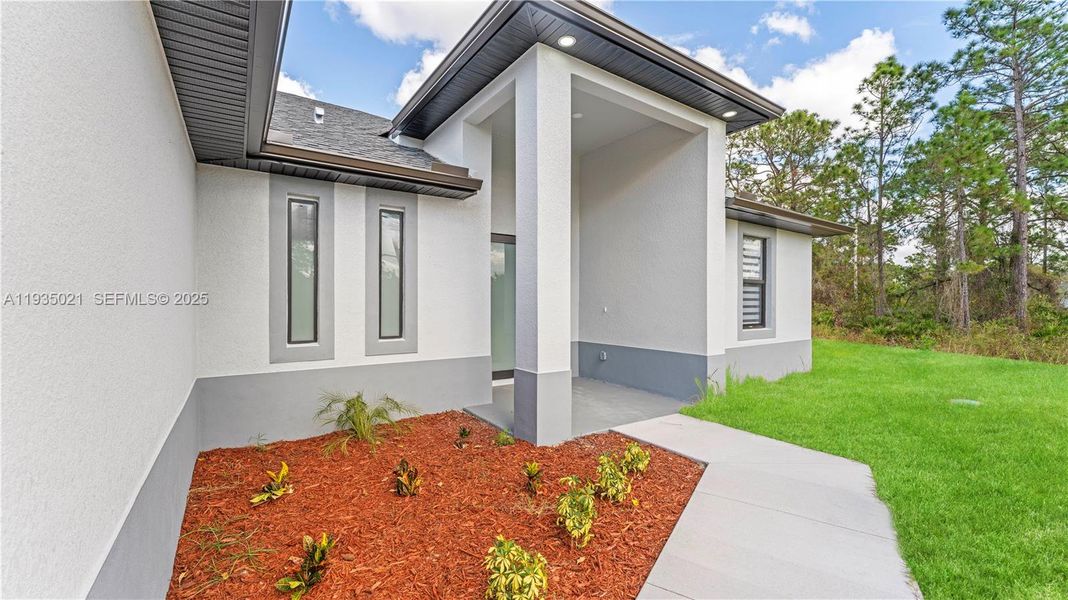 Exterior details and patio area of a home in , Lehigh Acres (Image 20).