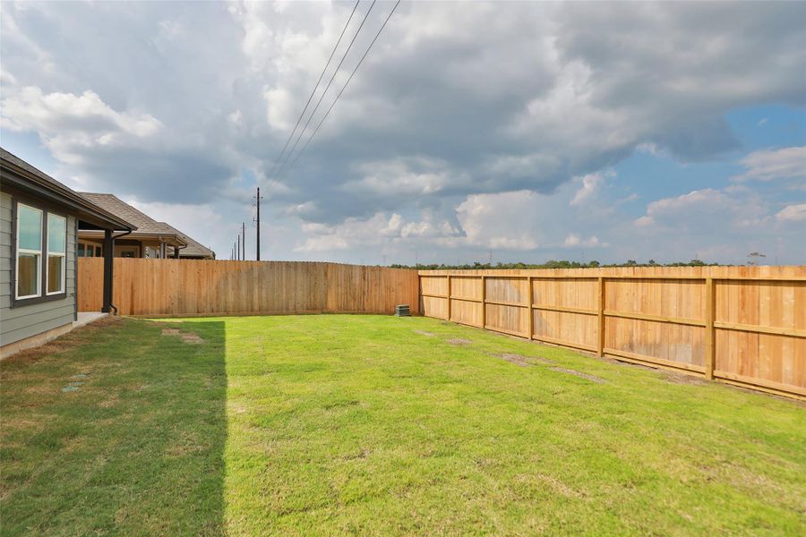 Exterior details and patio area of a home in Westland Ranch, League City (Image 3).