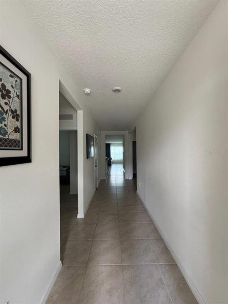 Spacious, unfurnished interior of a new home in , Clermont (Image 20).