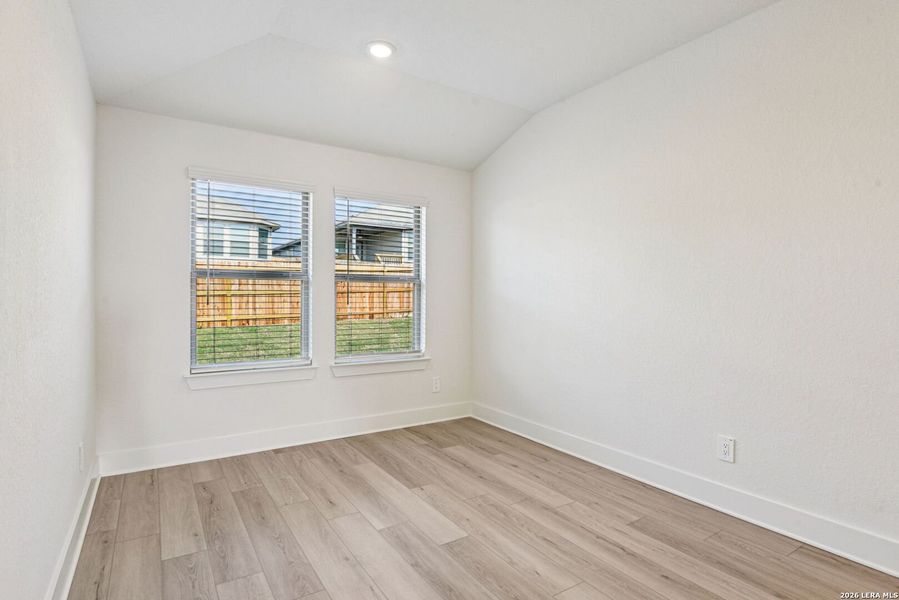 Spacious, unfurnished interior of a new home in Lark Canyon, New Braunfels (Image 21).