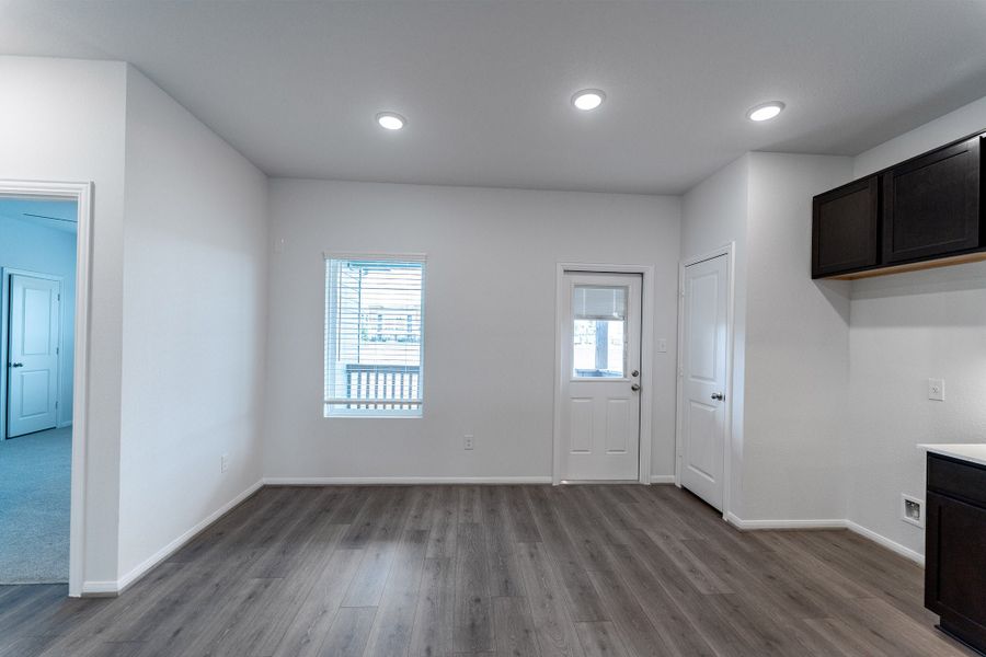 Spacious, unfurnished interior of a new home in Paramount, Kyle (Image 7).