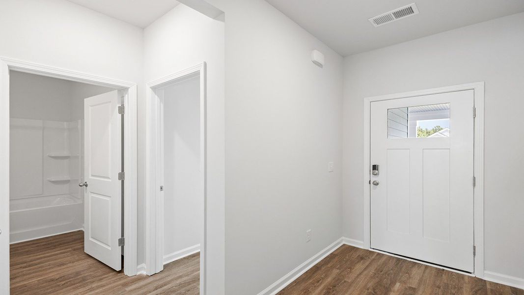 Spacious, unfurnished interior of a new home in Sheep Island, Summerville (Image 14). Spacious, unfurnished interior of a new home in Sheep Island, Summerville (Image 14).